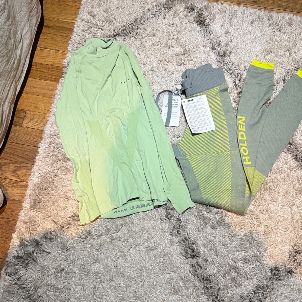 Base layer set - Picture 2 of 2